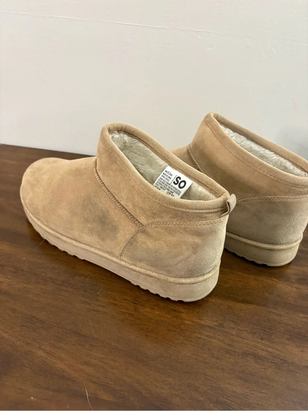 SO Women’s 9.5 Faux Fur Ugg Like Boots Ivory Beige Fall Winter